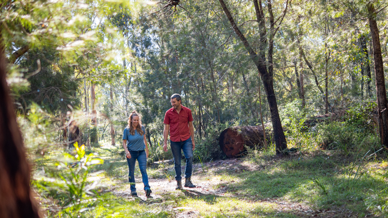 Two guests walking on the trails around Kangarutha Farm